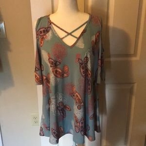 Cold shoulder top!